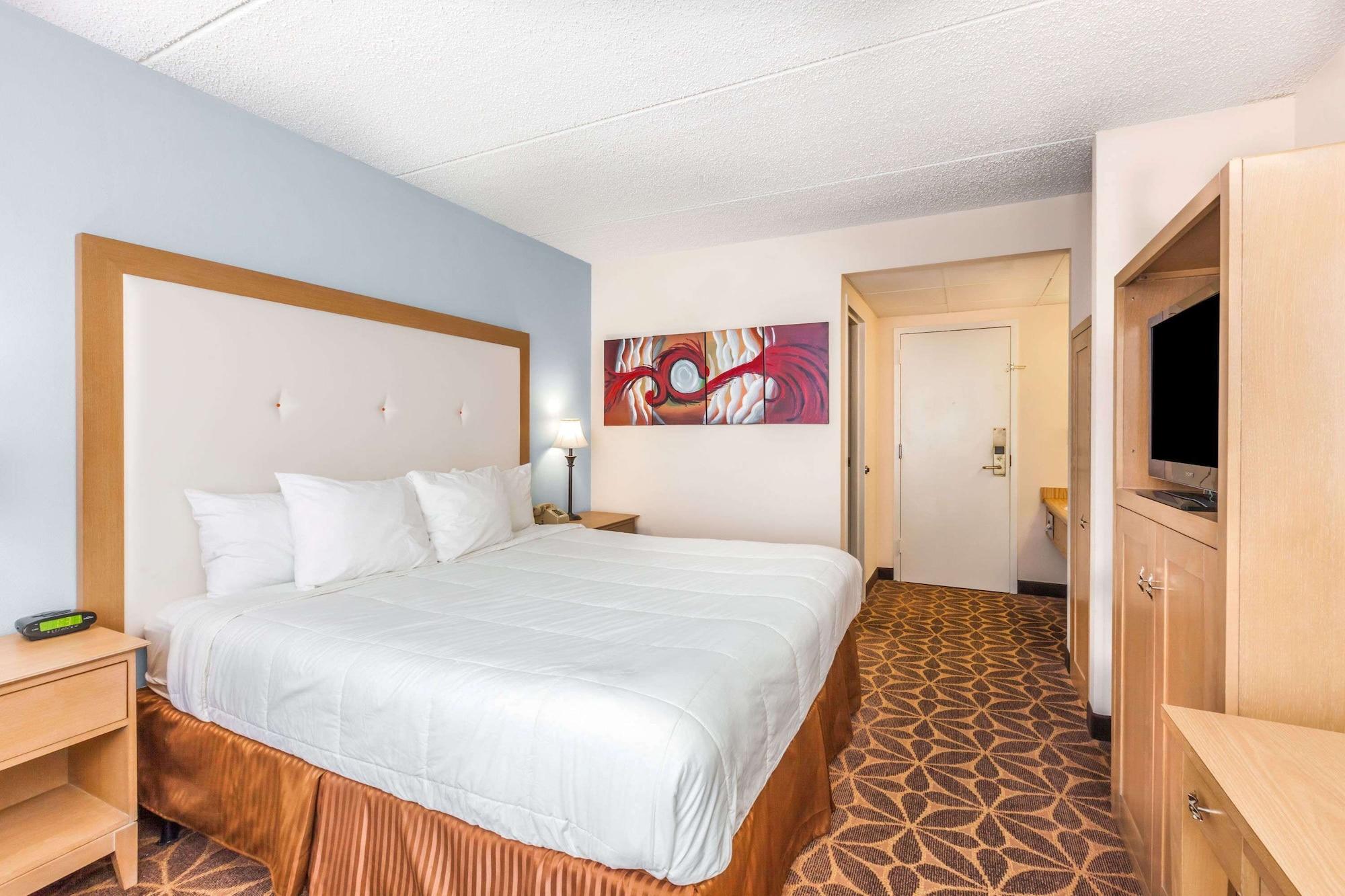 Days Inn Syracuse East Syracuse Exterior photo